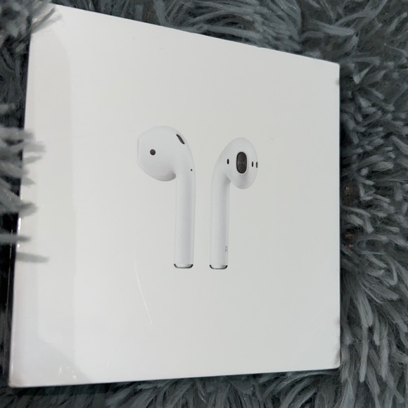 Apple Accessories - Apple AirPods used like new